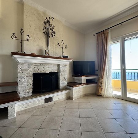 Mariza'S View House Apartment Lakones Luaran gambar