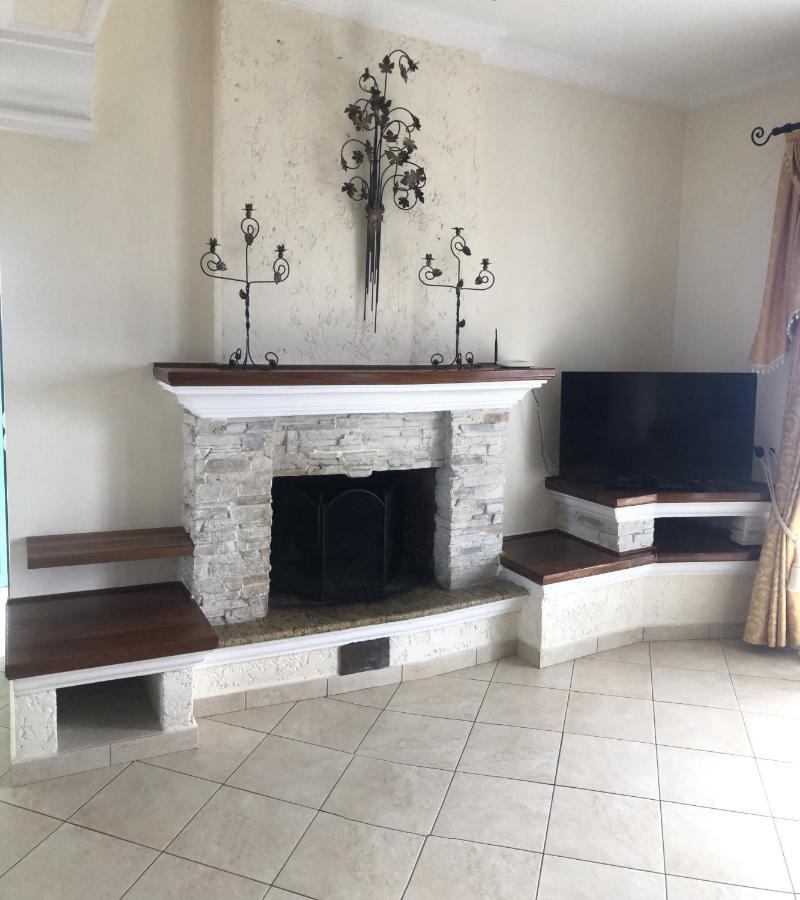 Mariza'S View House Apartment Lakones Luaran gambar