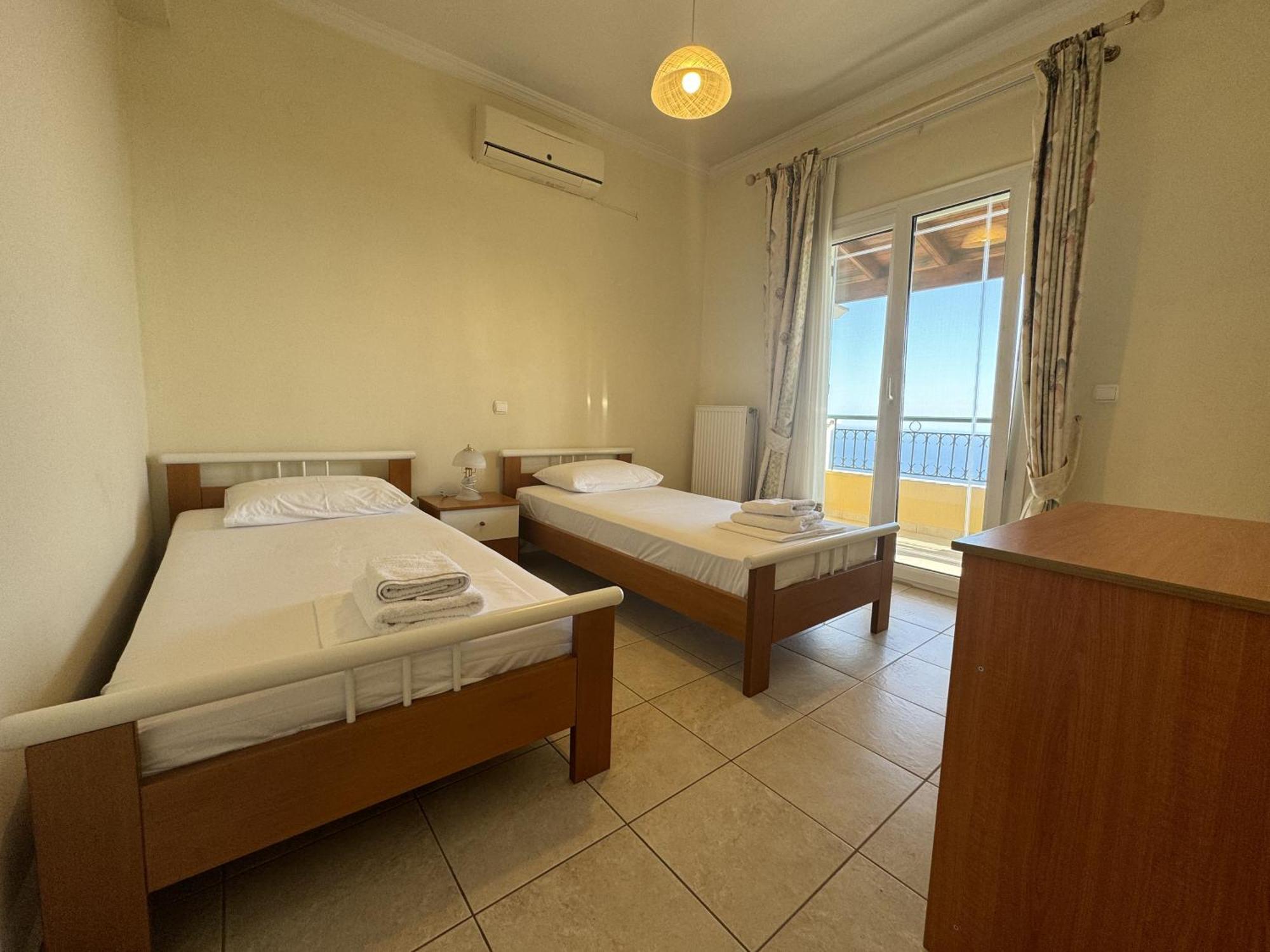 Mariza'S View House Apartment Lakones Luaran gambar