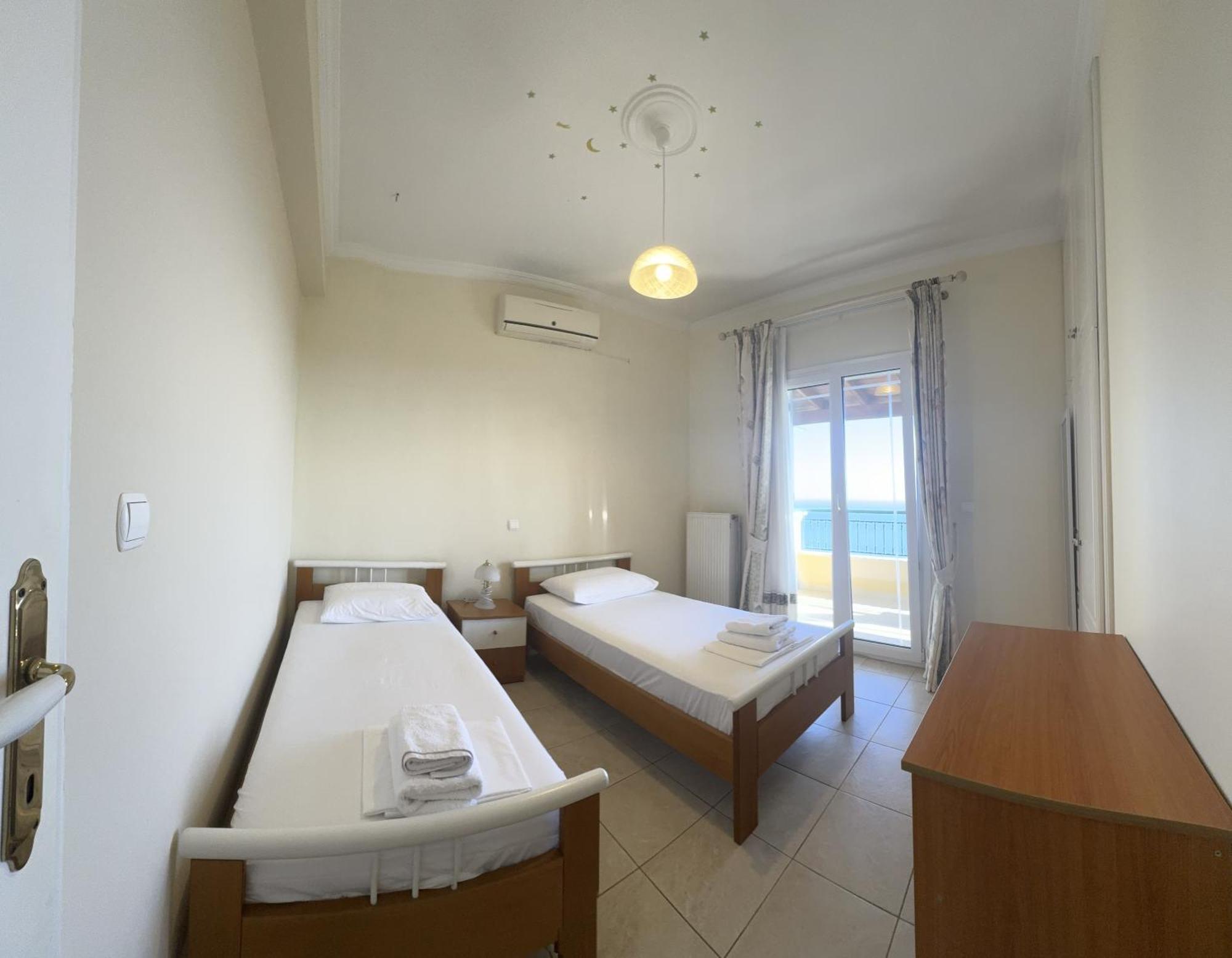 Mariza'S View House Apartment Lakones Luaran gambar