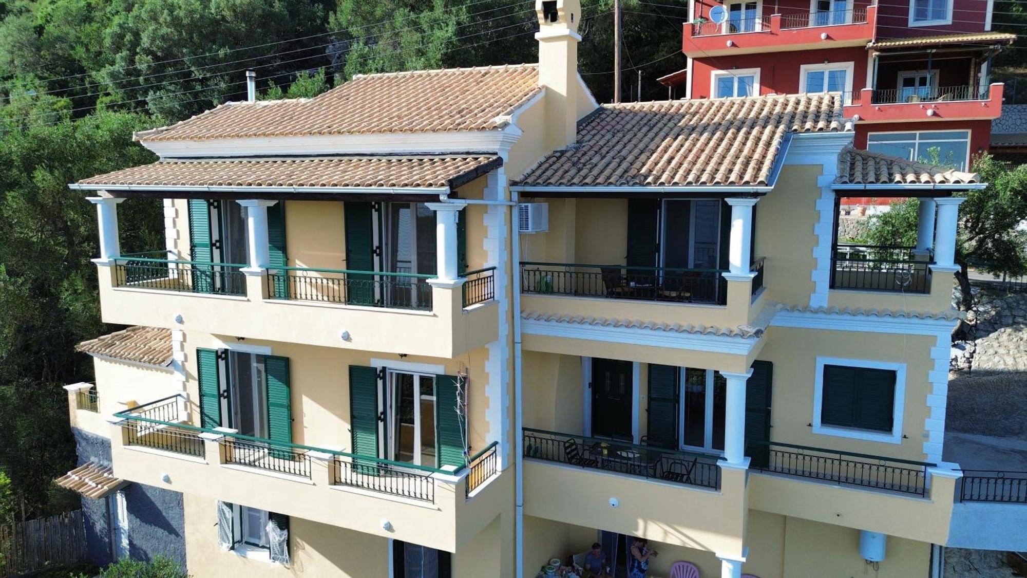 Mariza'S View House Apartment Lakones Luaran gambar